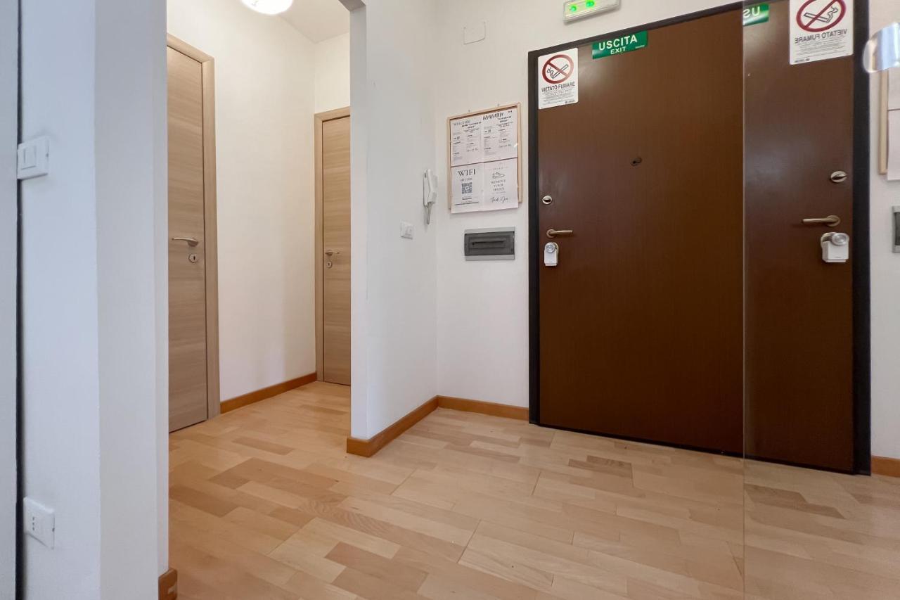 La Casa Di Roma Apartment Exterior photo